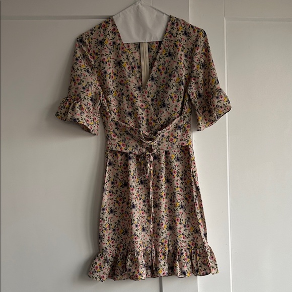 Pretty Little Thing Floral Print Women's Dress - Picture 1 of 9